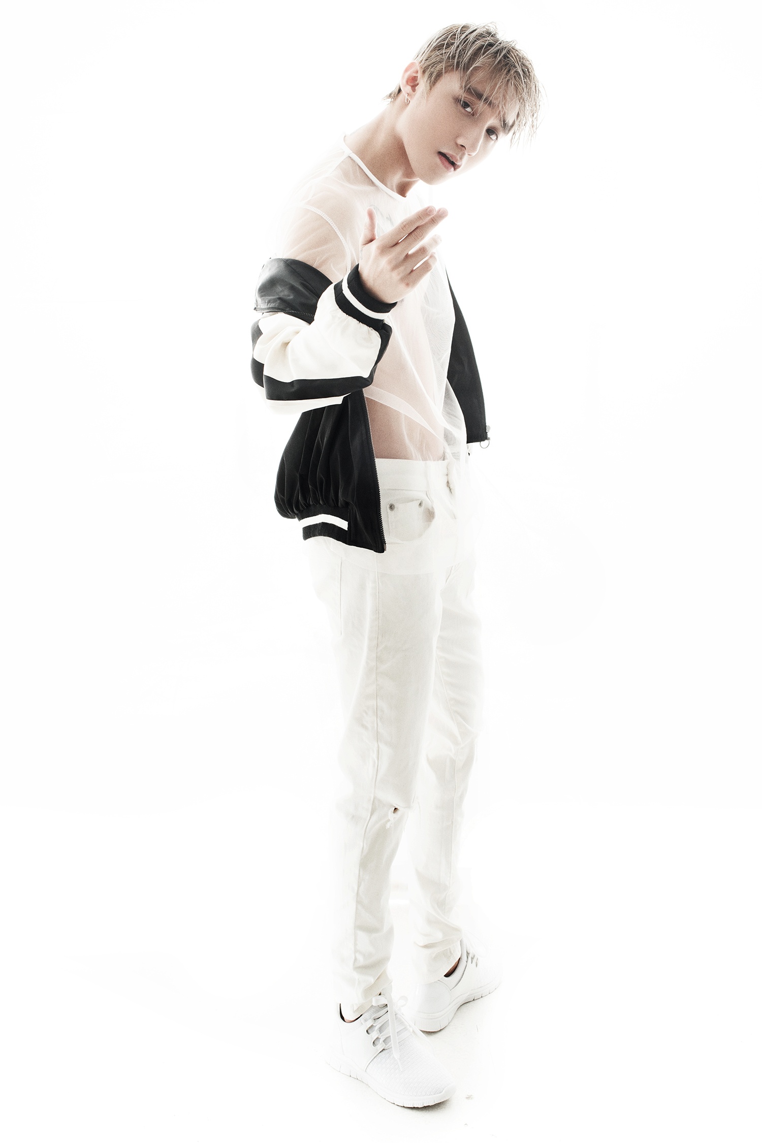 Son Tung M-TP khoe body anh 1