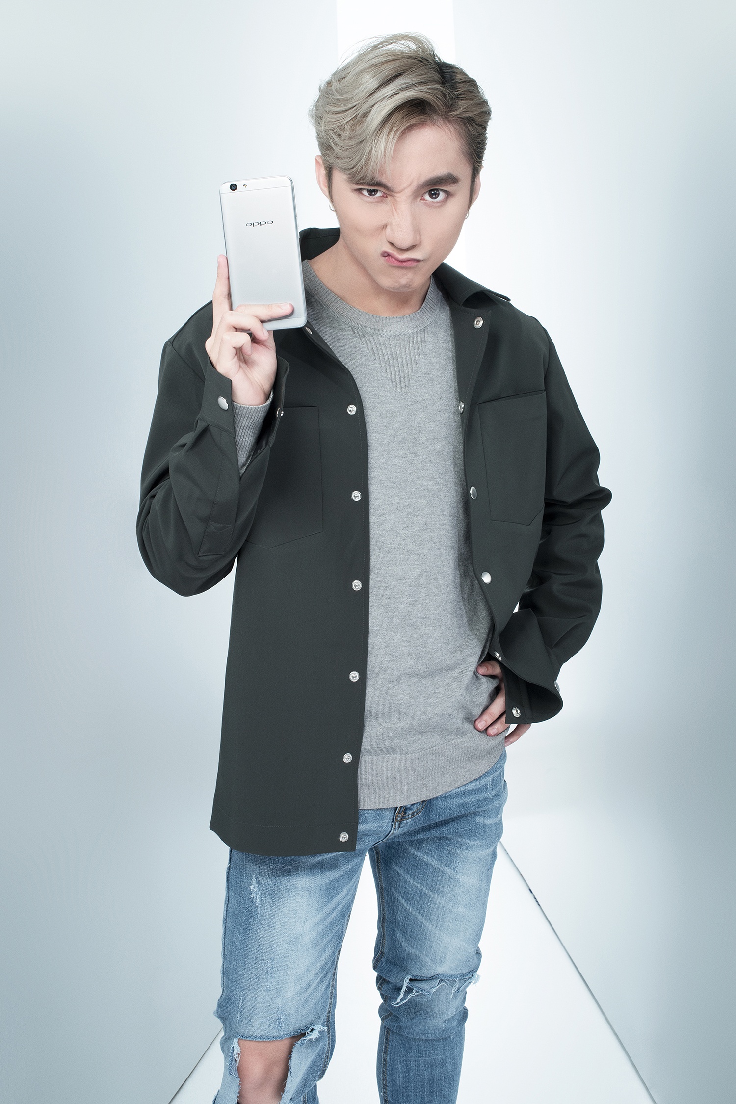 Son Tung M-TP khoe body anh 6