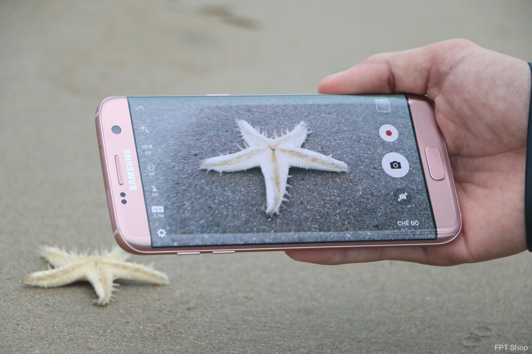 Ly do nen mua Galaxy S7/S7 edge tai FPT Shop hinh anh