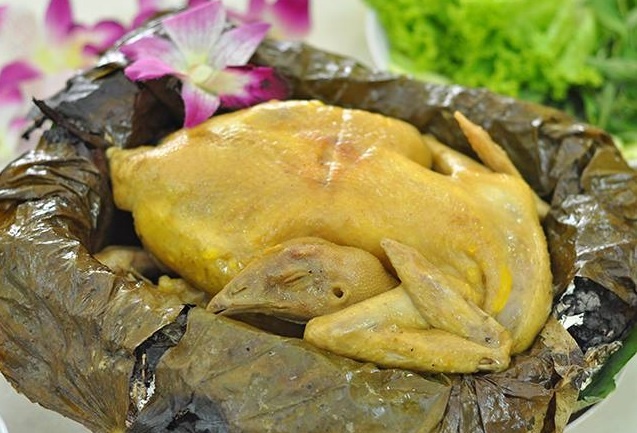 Thuong thuc huong vi que nha voi mon ga u la sen hinh anh