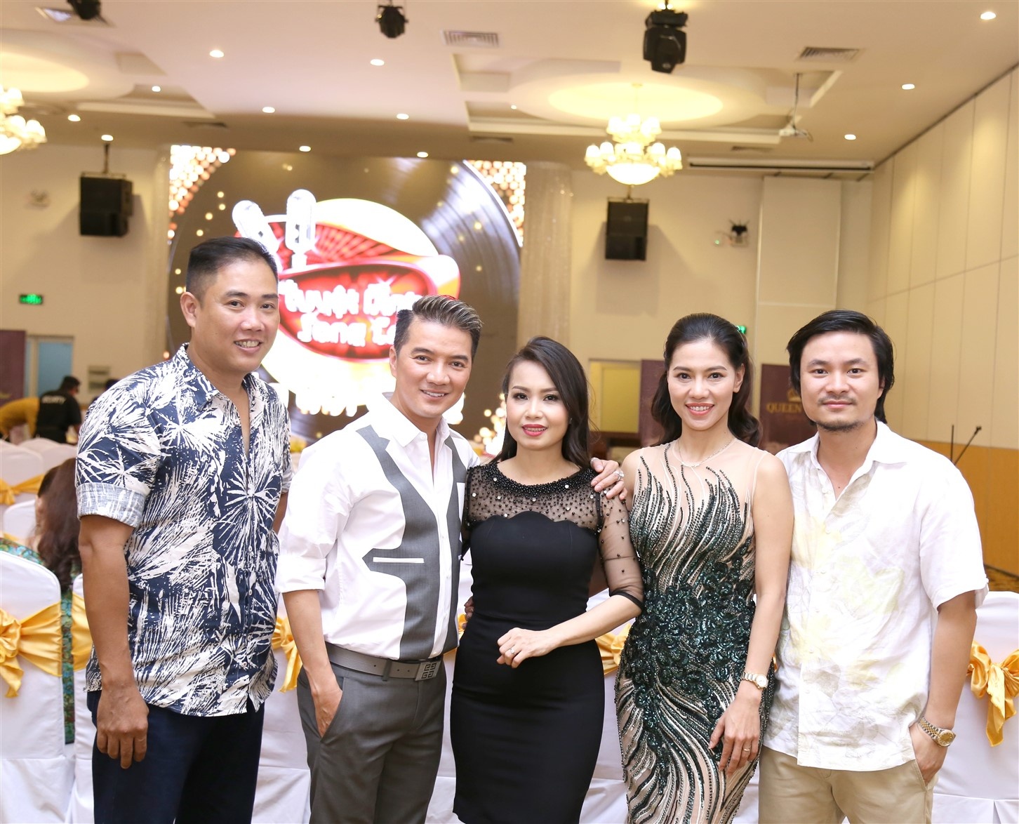 vợ chồng Cẩm Ly Minh Vy hội ngộ Mr Đàm ảnh 1 vo chong Cam Ly Minh Vy hoi ngo Mr Dam anh 1