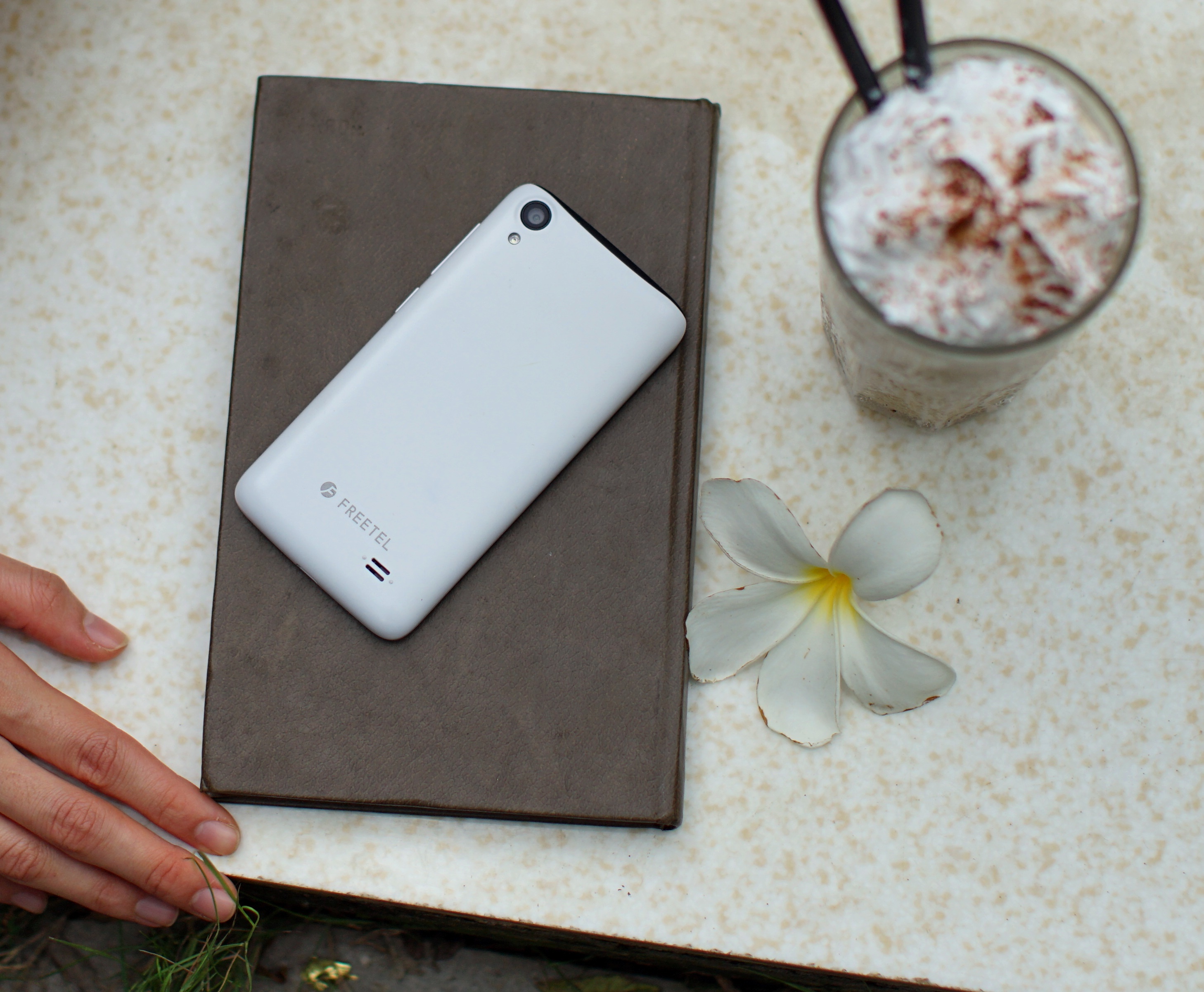 smartphone Nhat Ban gia 990.000 dong anh 1