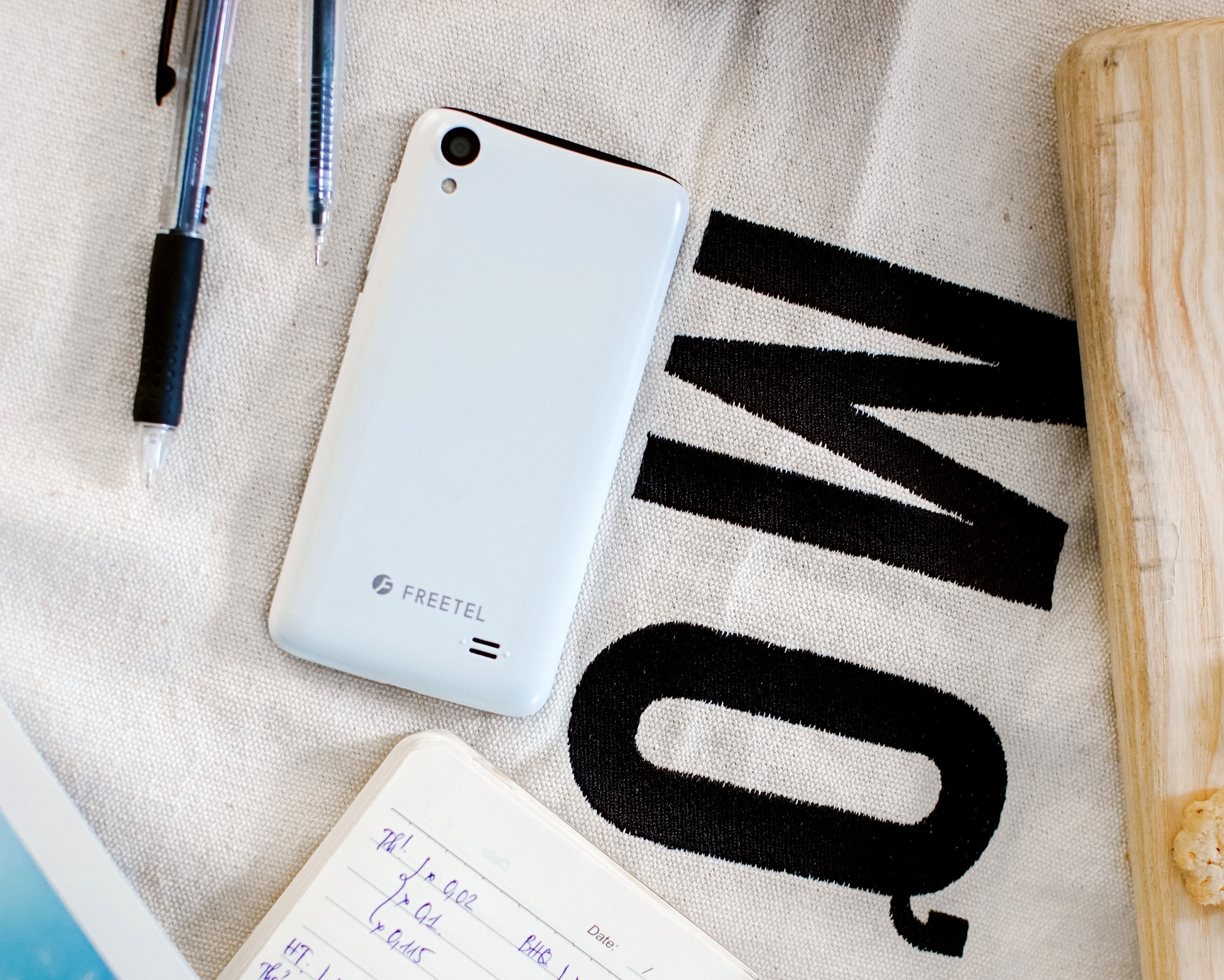 smartphone Nhat Ban gia 990.000 dong anh 2