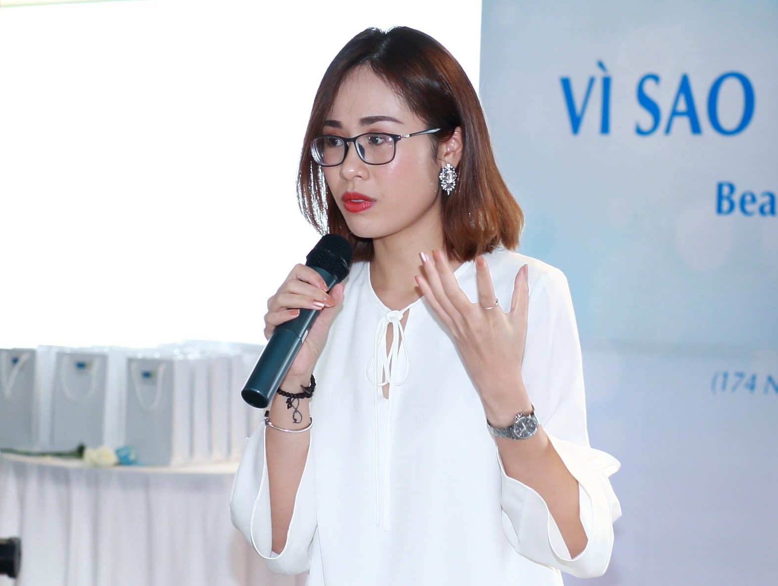 Beauty blogger Mailovesbeauty chia se bi quyet duong am da hinh anh