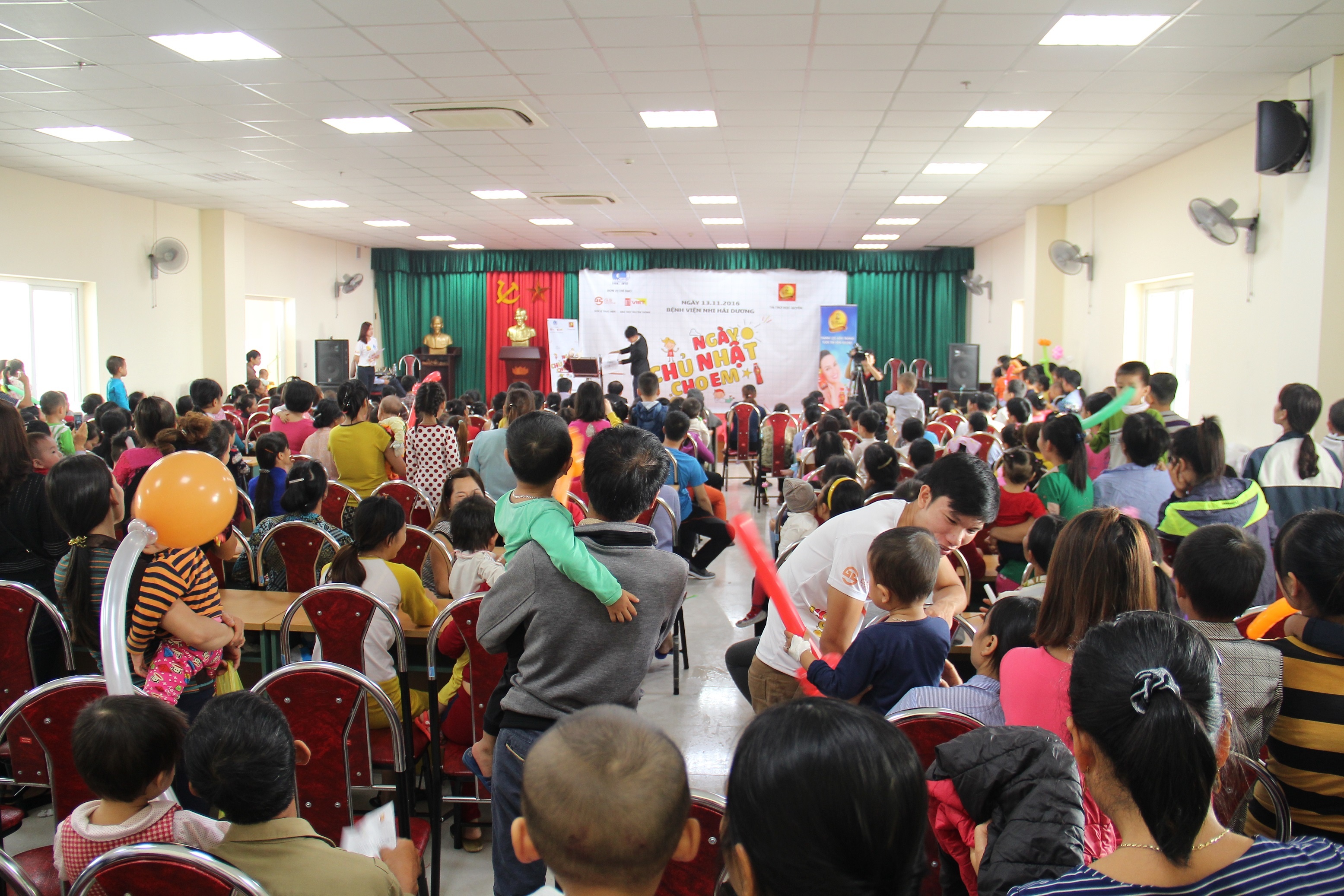 Tan Hiep Phat,  Tra Thao moc Dr Thanh,  Chu nhat cho anh 2