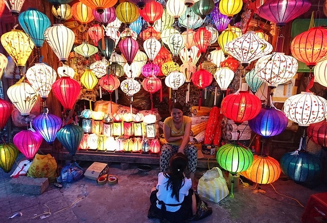 Ngam Hoi An dep lung linh qua ong kinh Xperia XZ hinh anh