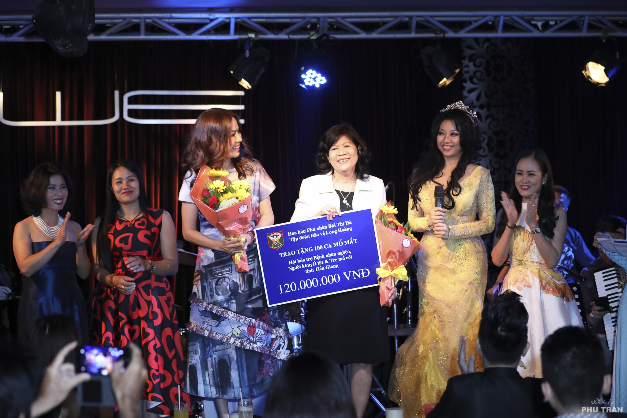 Tap chi Ket noi Doanh nhan,  Tam hoa toa sang anh 7