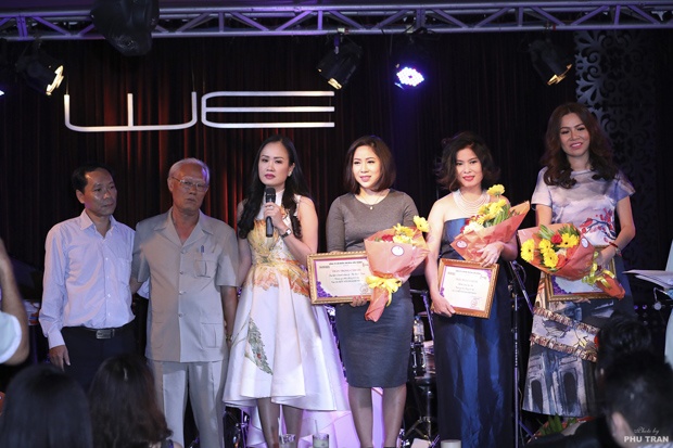 Tap chi Ket noi Doanh nhan,  Tam hoa toa sang anh 9