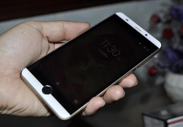 Intex Aqua View anh 1