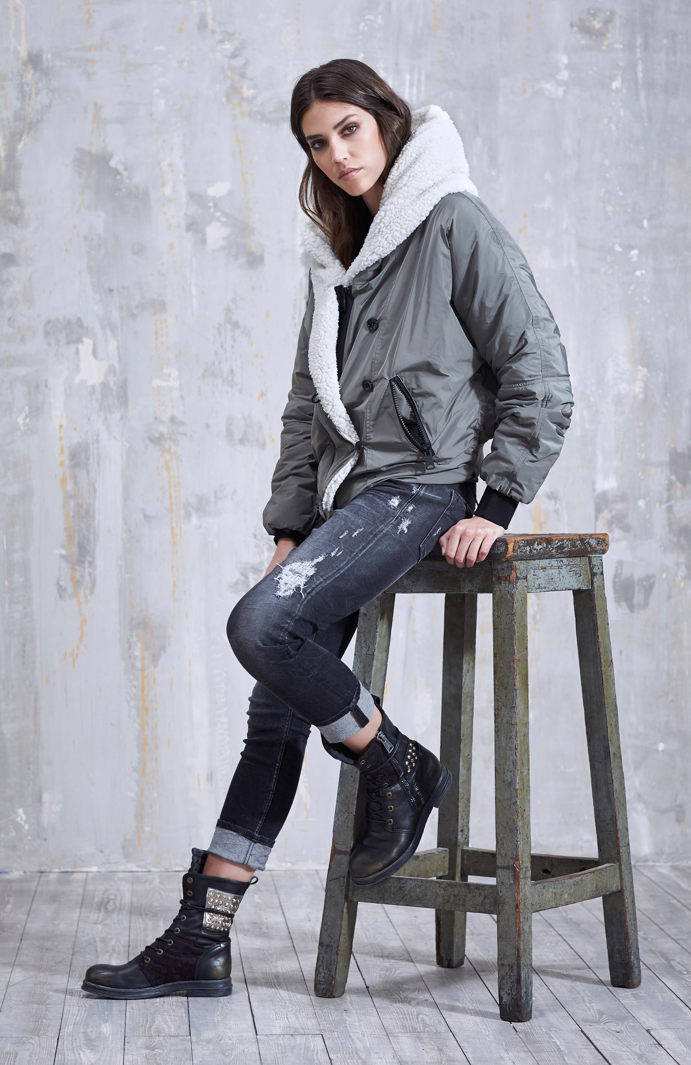 Black Friday,  Hoang Phuc anh 4