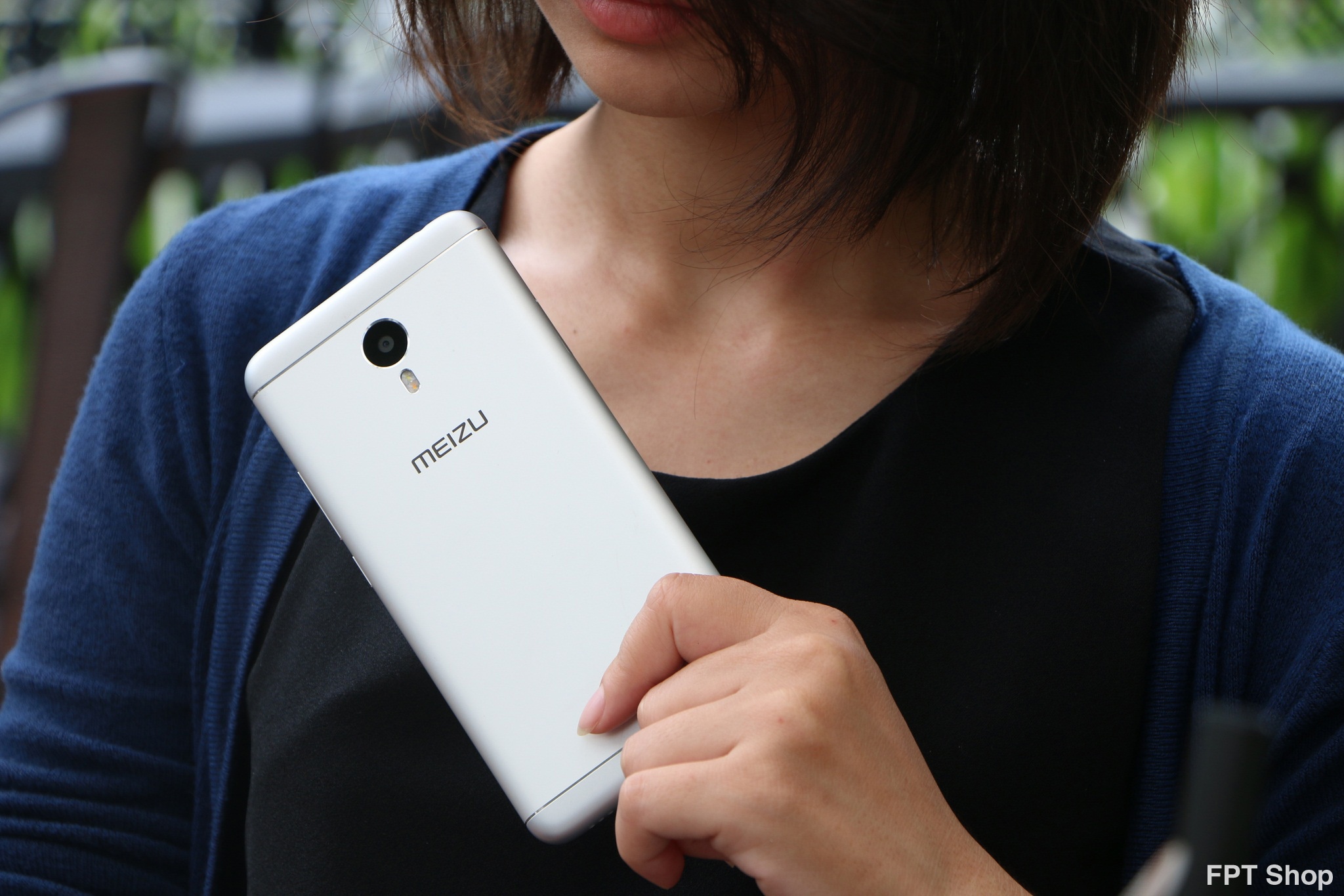 Trung 100 chi vang khi mua Meizu M3 Note tai FPT Shop hinh anh