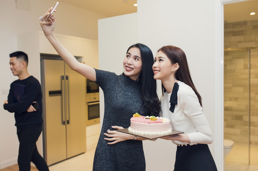 Dang Thu Thao to chuc sinh nhat cho Thuy Tien anh 3