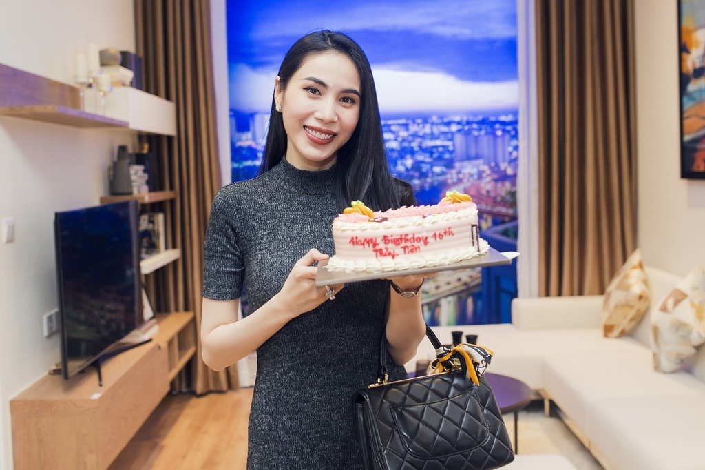 Dang Thu Thao to chuc sinh nhat cho Thuy Tien anh 4