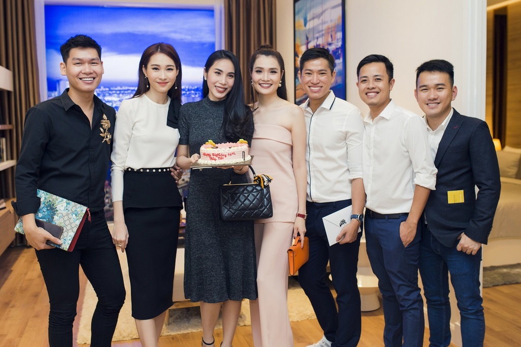 Dang Thu Thao to chuc sinh nhat cho Thuy Tien anh 7