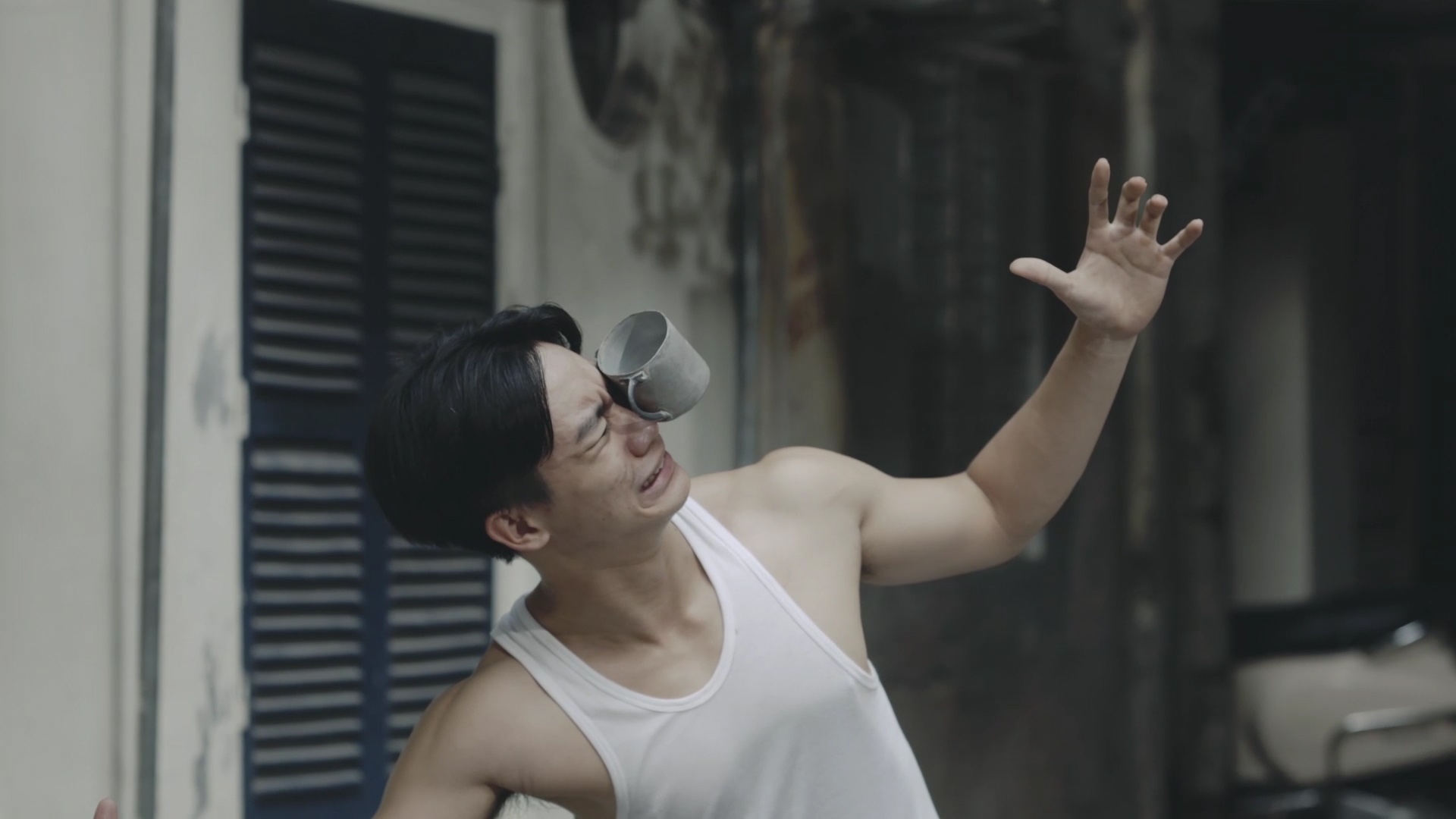 'Su tu Ha Dong' Diem Huong dong clip ve chung cu cu o Ha Noi hinh anh