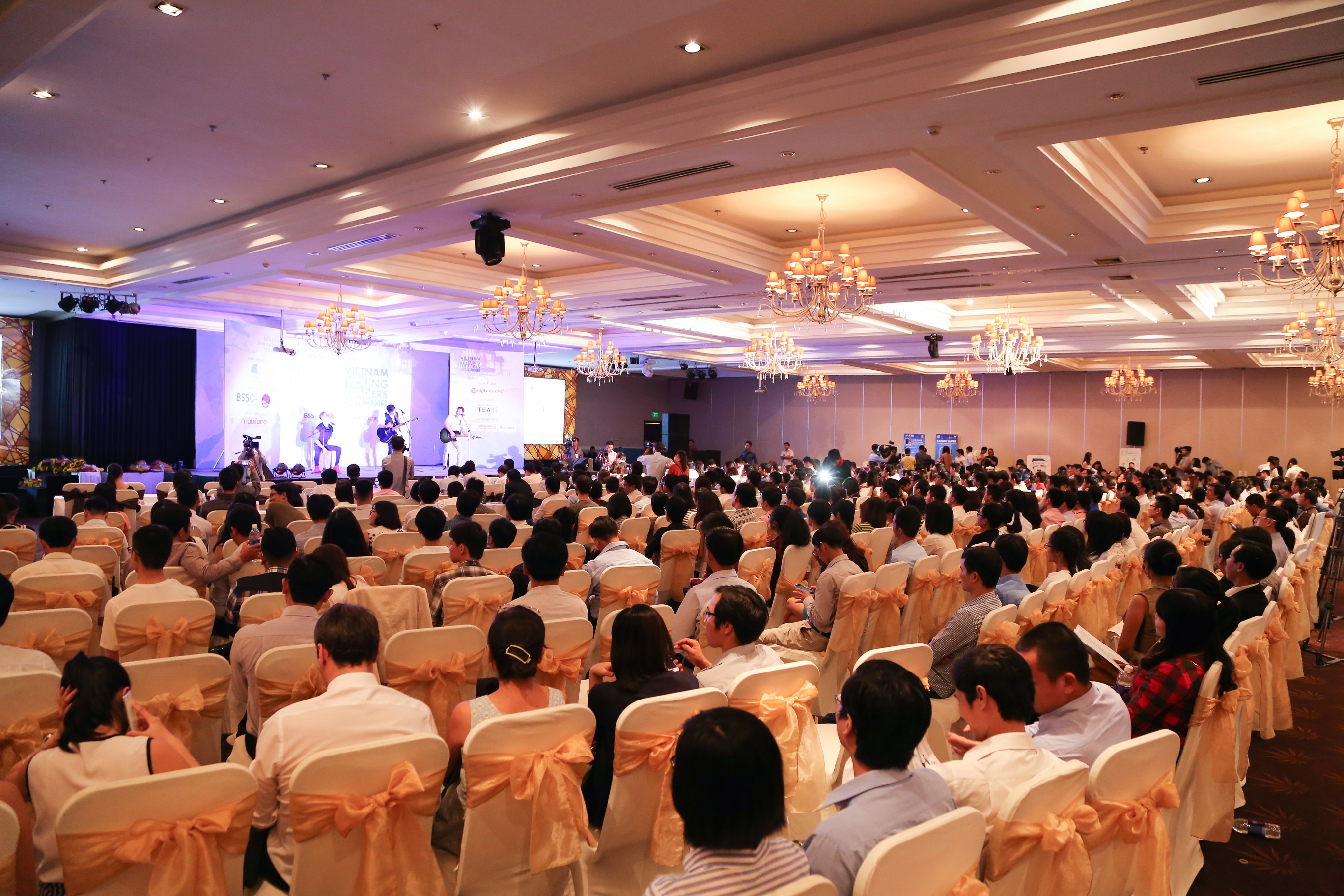 Dien dan Lanh dao tre Viet Nam anh 2