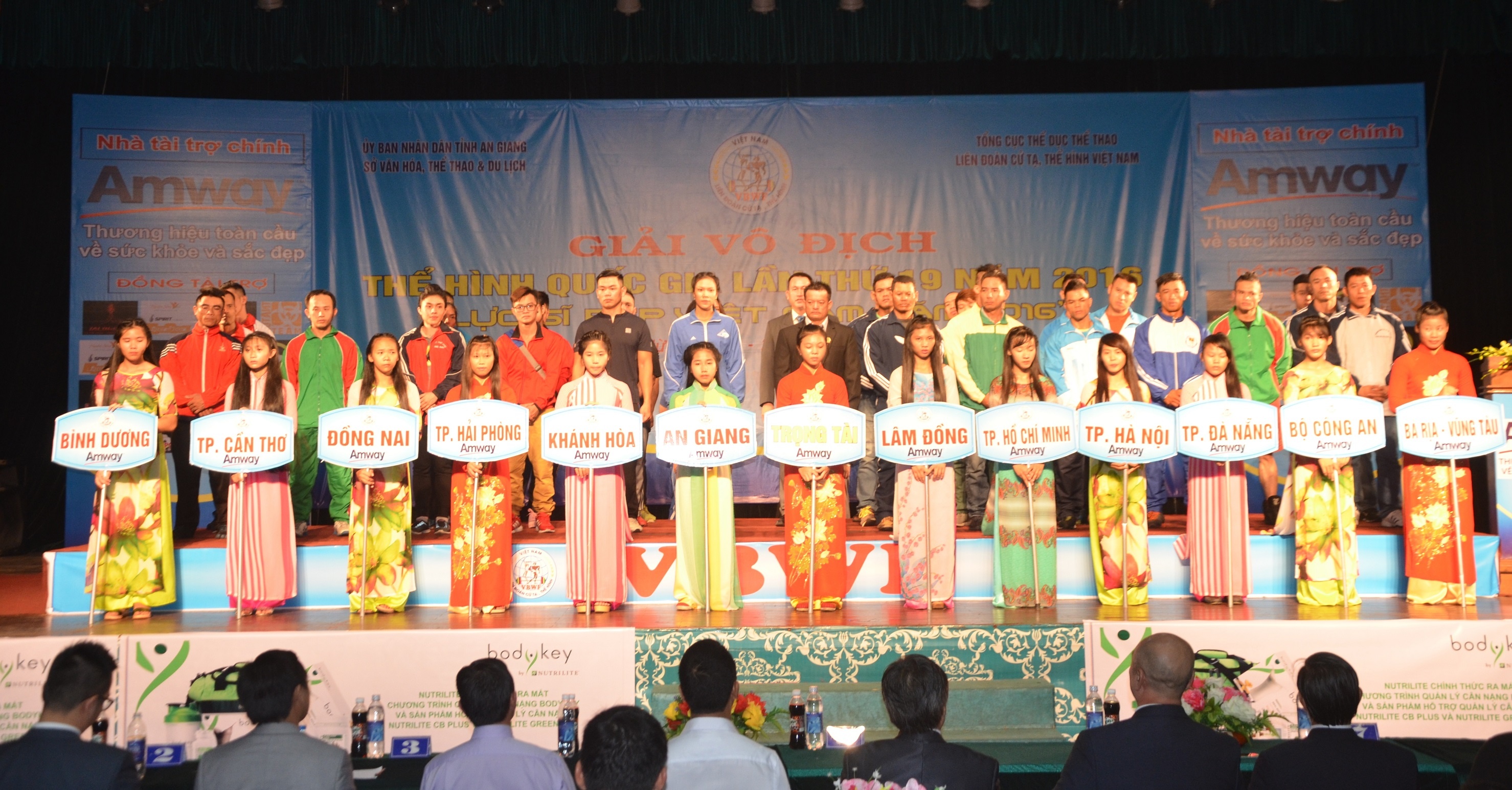 Amway,  the duc the hinh Viet Nam anh 2