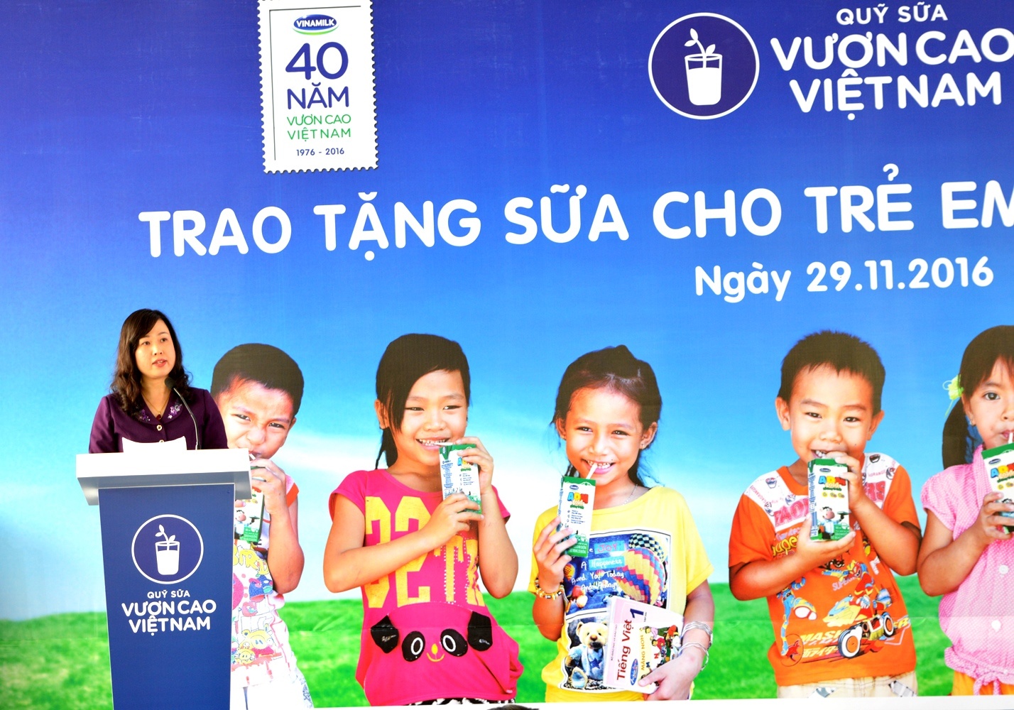 Vinamilk, Sữa học đường Quốc gia, Quỹ sữa vươn cao ảnh 1 Vinamilk, Sua hoc duong Quoc gia, Quy sua vuon cao anh 1