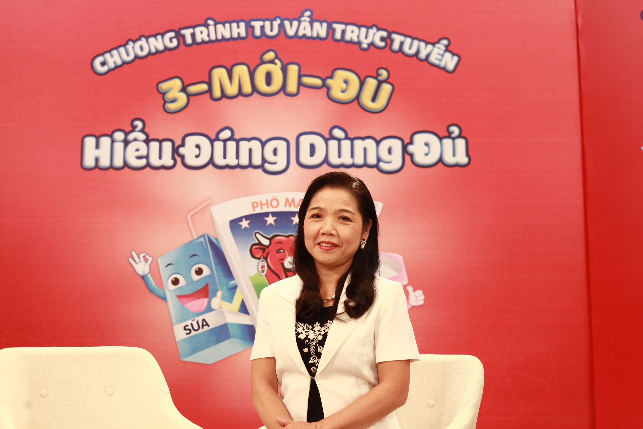 Con Bo Cuoi,  3 moi du anh 1