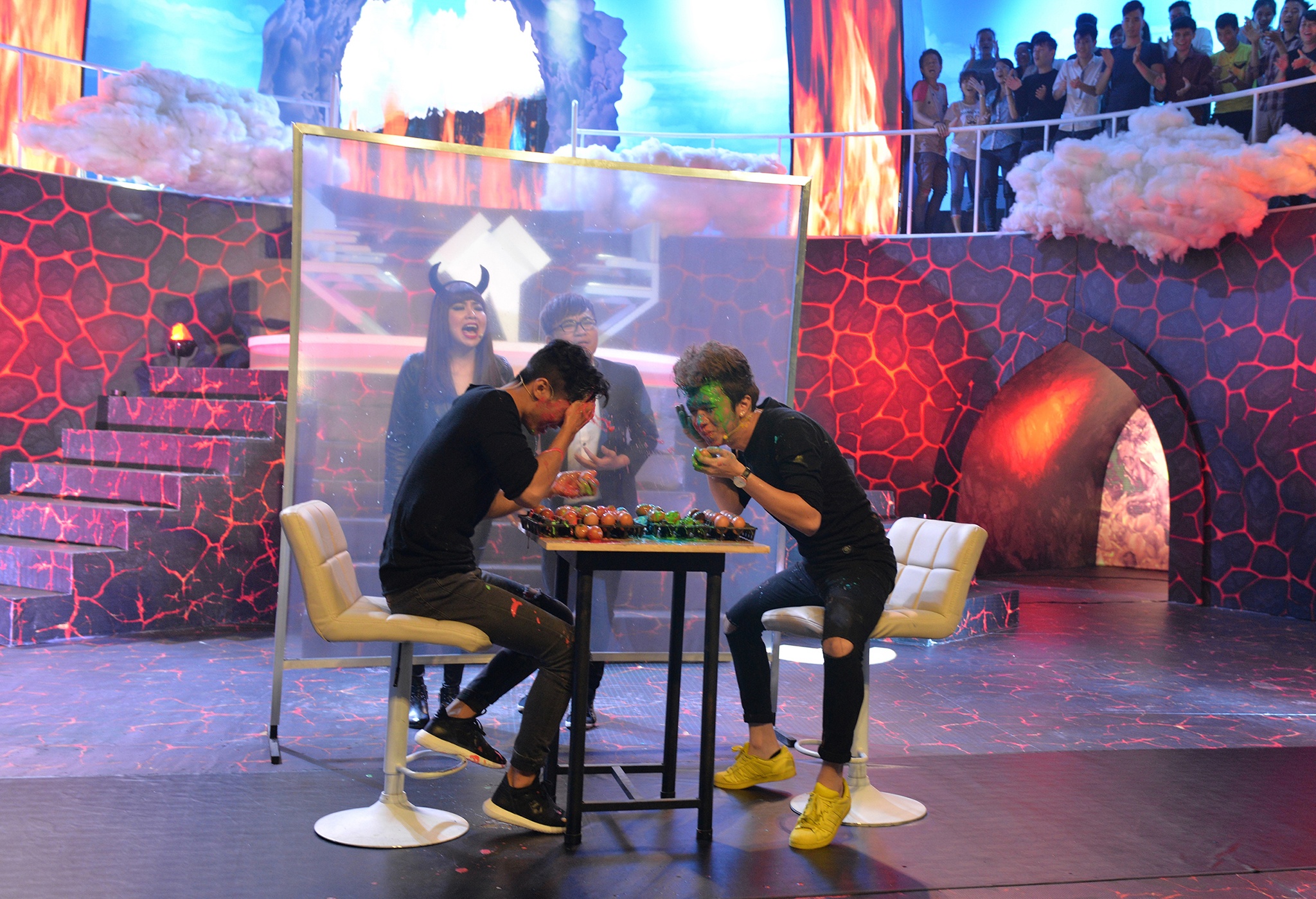 Dai Nghia va Le Khanh thu thach Minh Xu anh 9