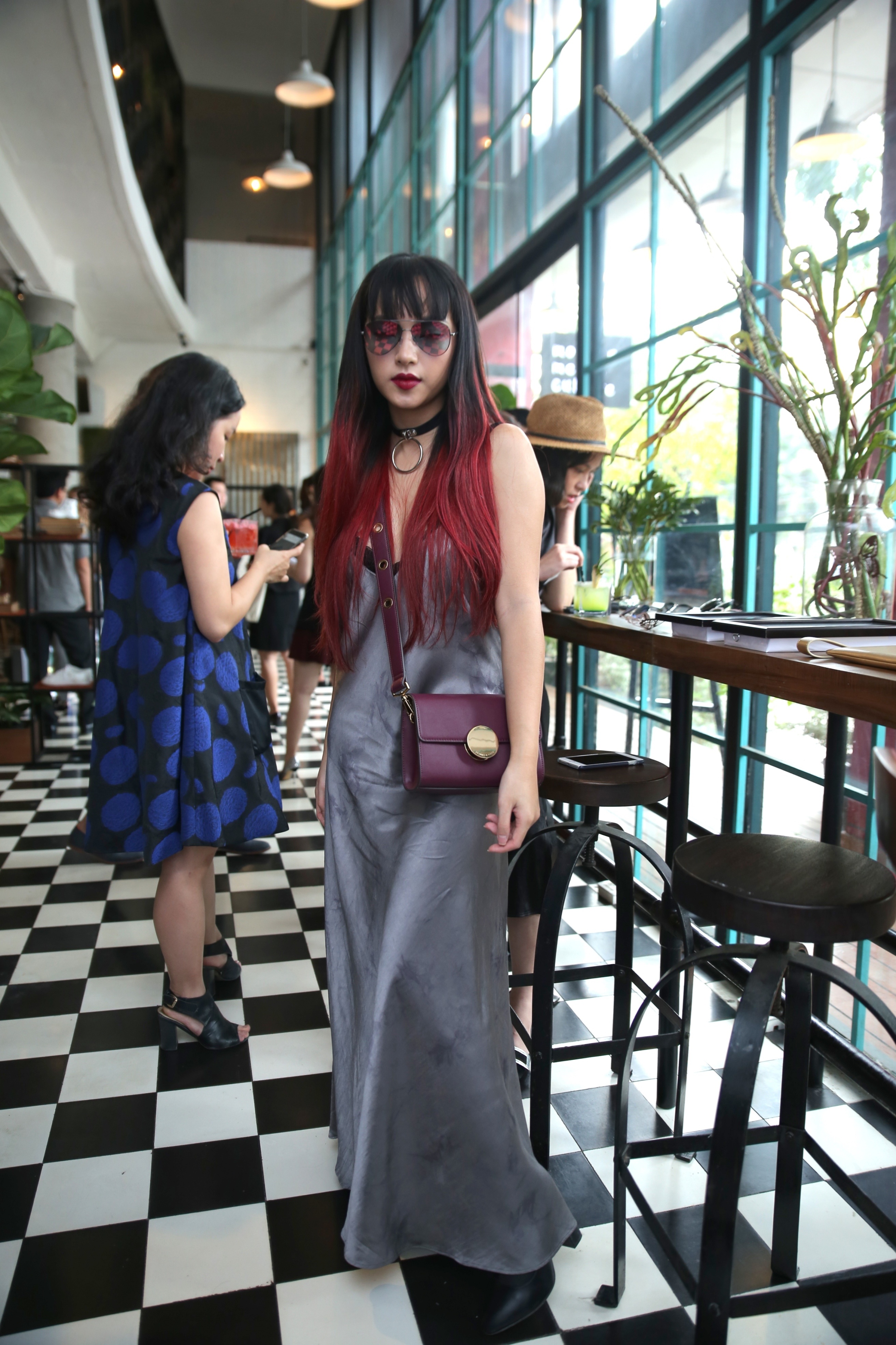 cach phoi trang phuc mua dong anh 2