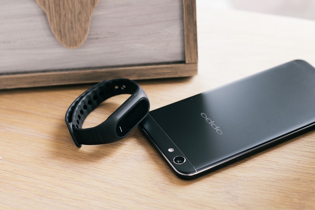 Oppo F1s đen nhám ảnh 1 Oppo F1s den nham anh 1