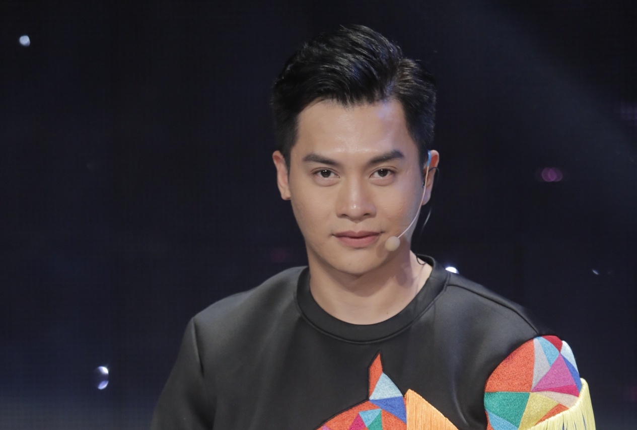 Chuyen gia trang diem Nam Trung chap nhan 'dung sau' hoc tro hinh anh