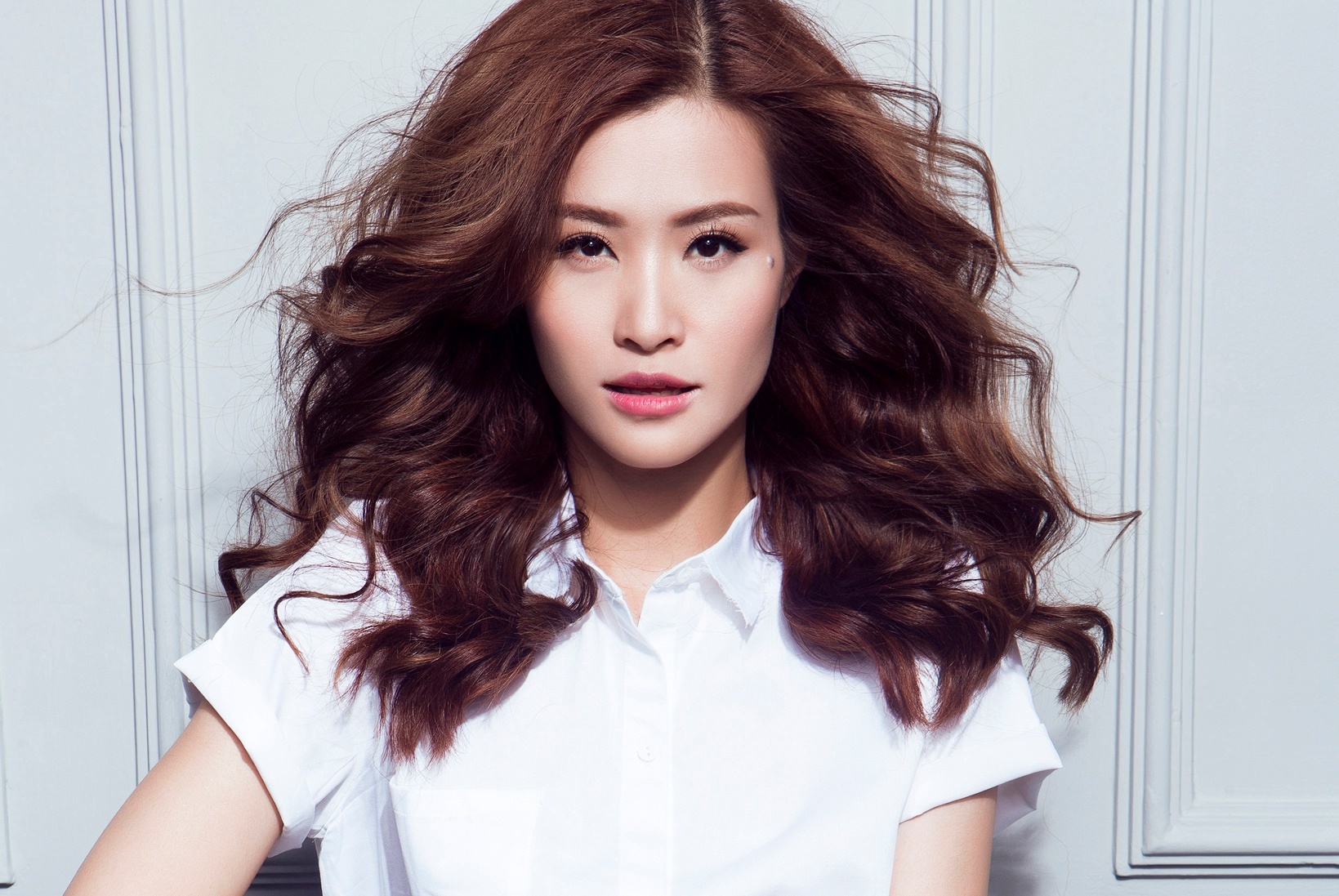 Dong Nhi ra mat vol 3, ban ron voi ke hoach mua le hoi hinh anh