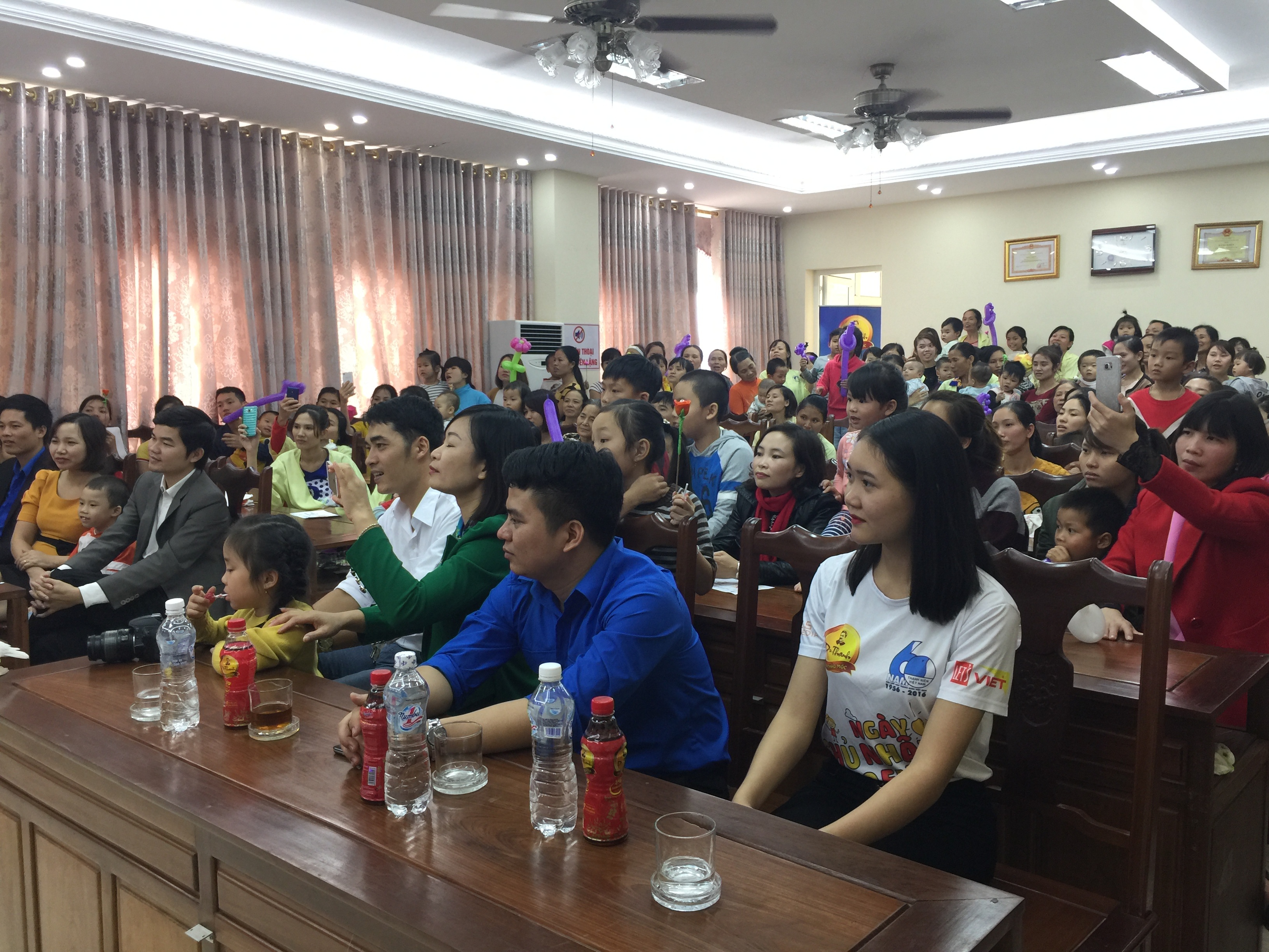 Tan Hiep Phat,  Dr Thanh,  Ngay chu nhat cho em,  Tra anh 1