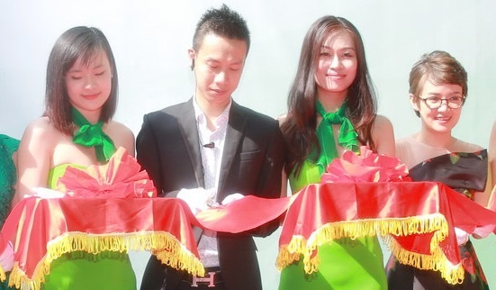 Doctor A khai truong cua hang dau tien tai Ha Noi hinh anh