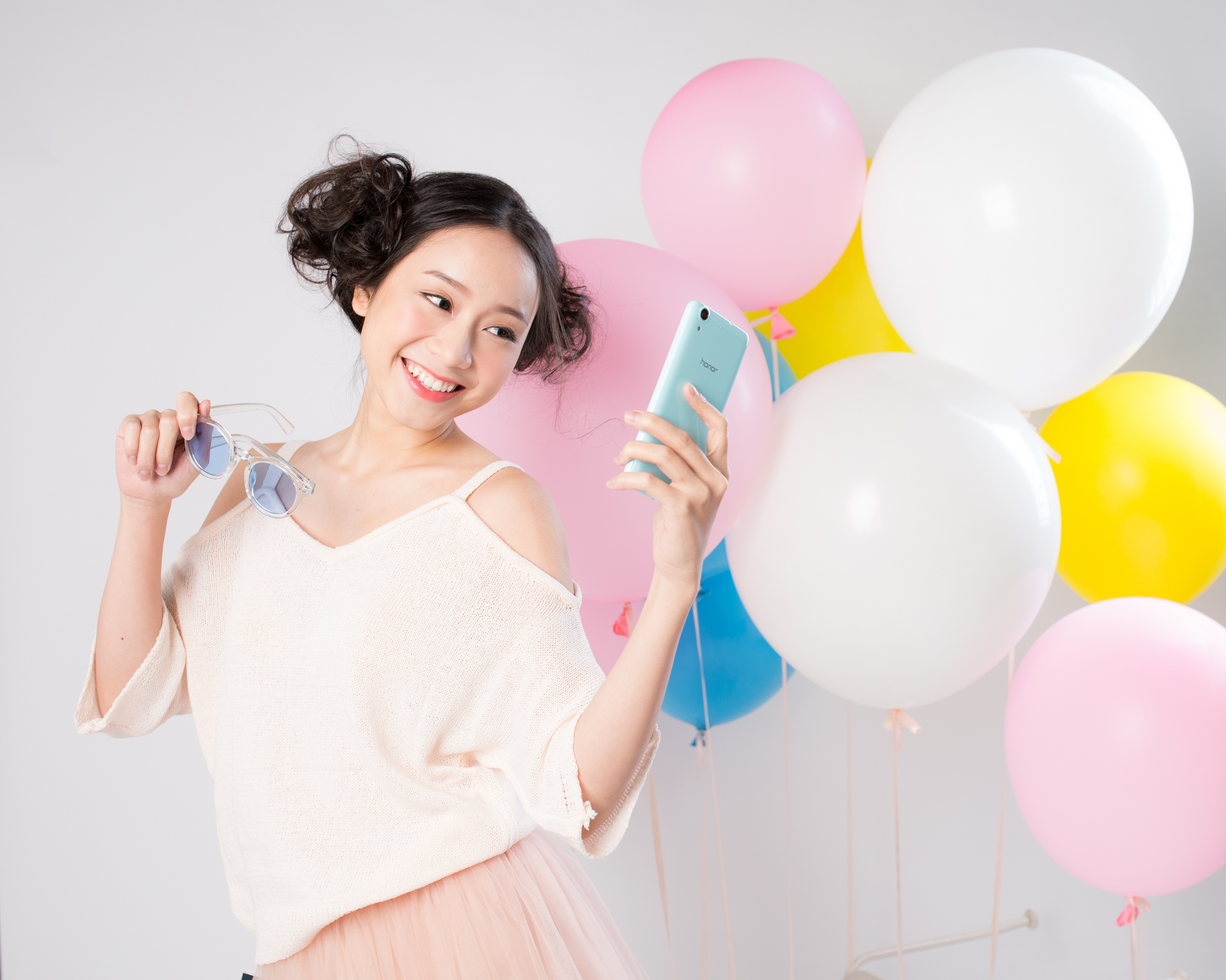 3 smartphone Huawei chuyen selfie hinh anh