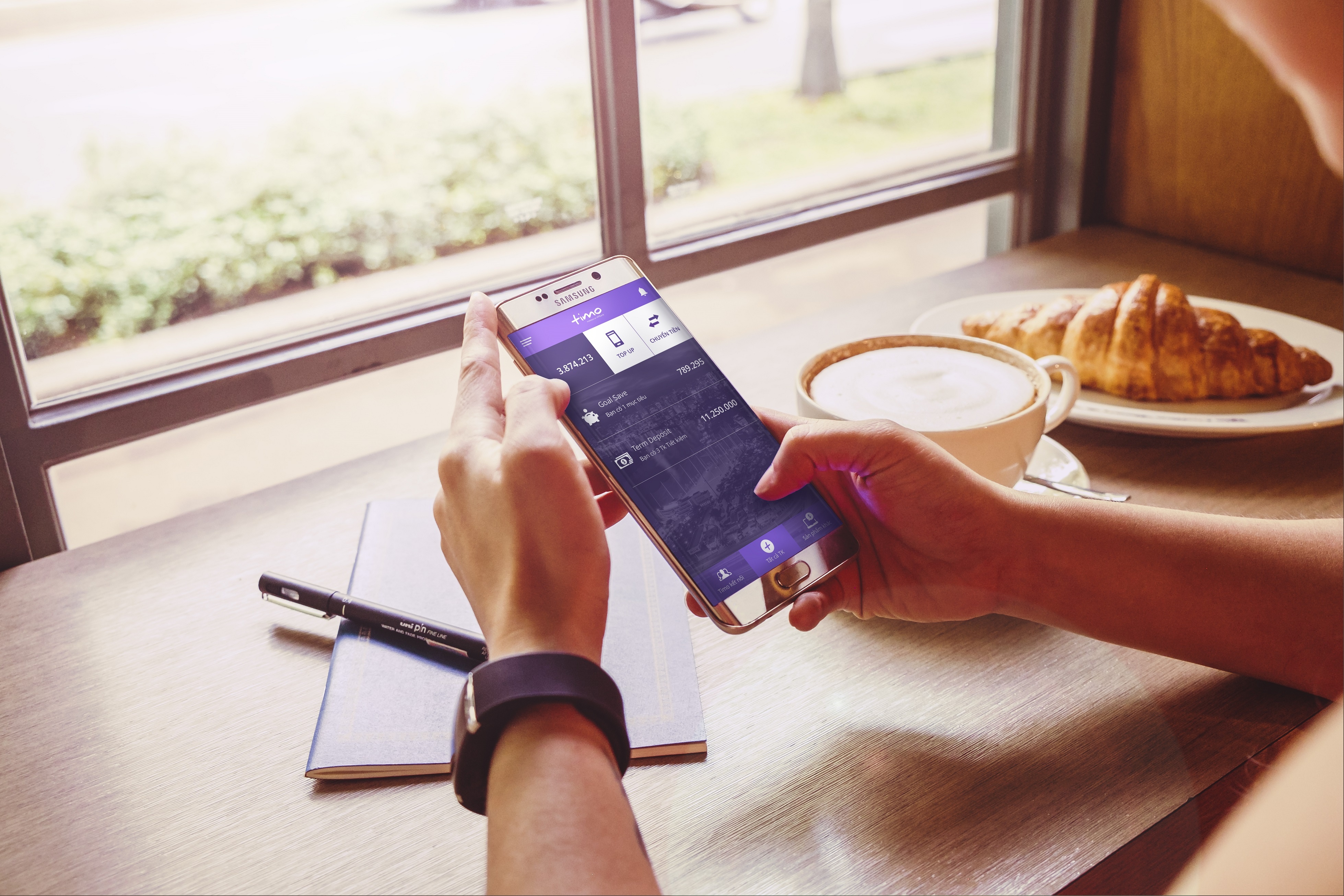 E-banking va Fintech: Cuoc dua moi cua nganh ngan hang hinh anh