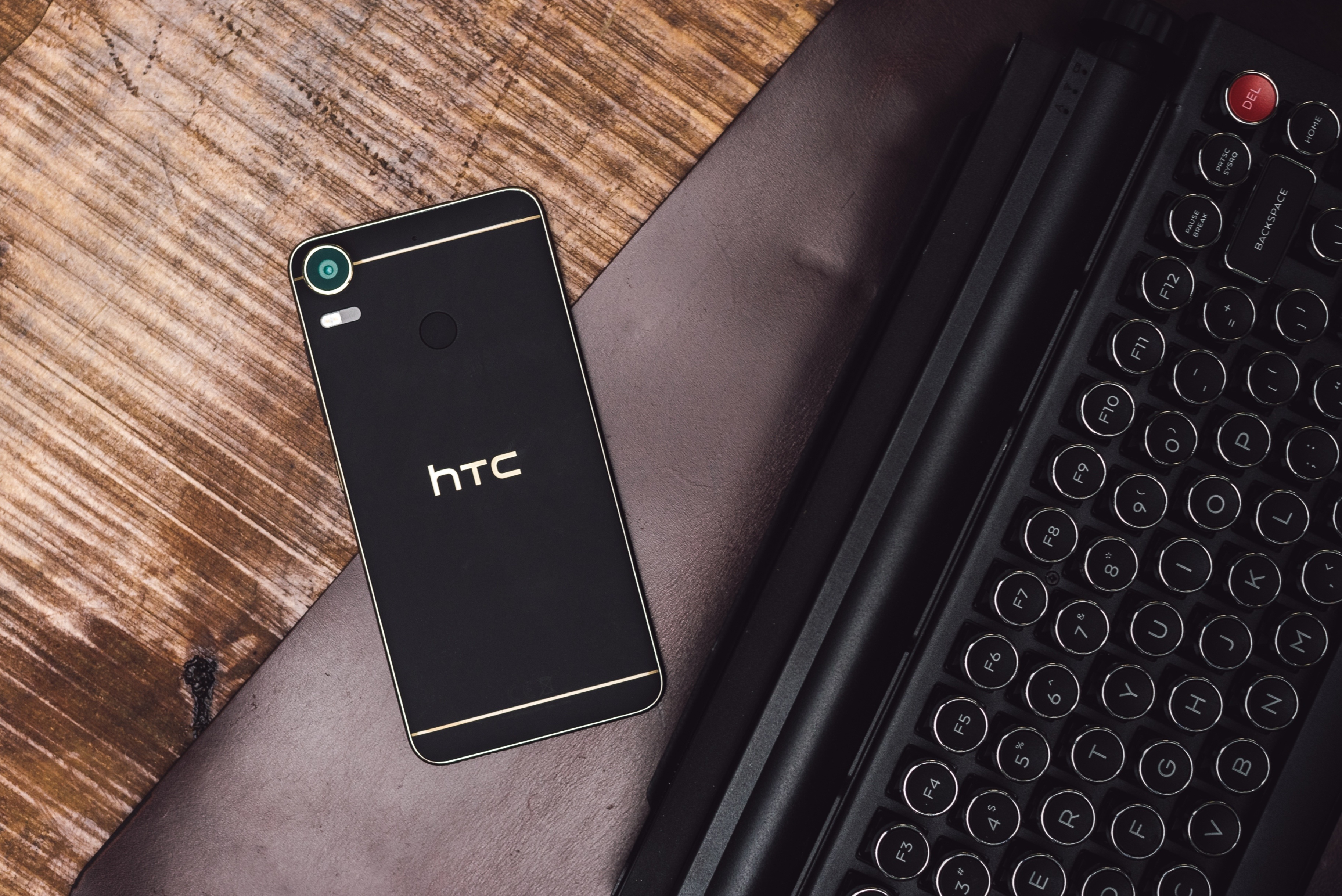HTC Desire 10 Pro anh 4