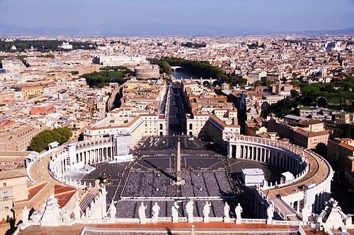 6 viec can lam khi di du lich nuoc ngoai hinh anh