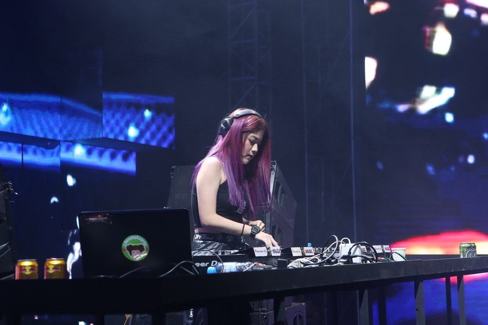 Mega City,  Tan Hoang Minh anh 4