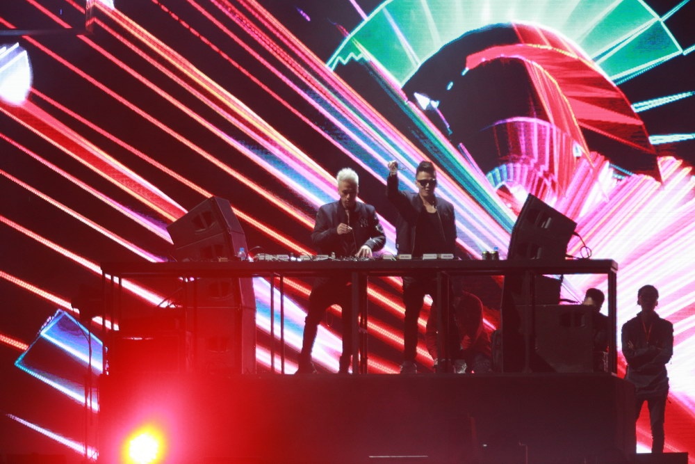 Mega City,  Tan Hoang Minh anh 6