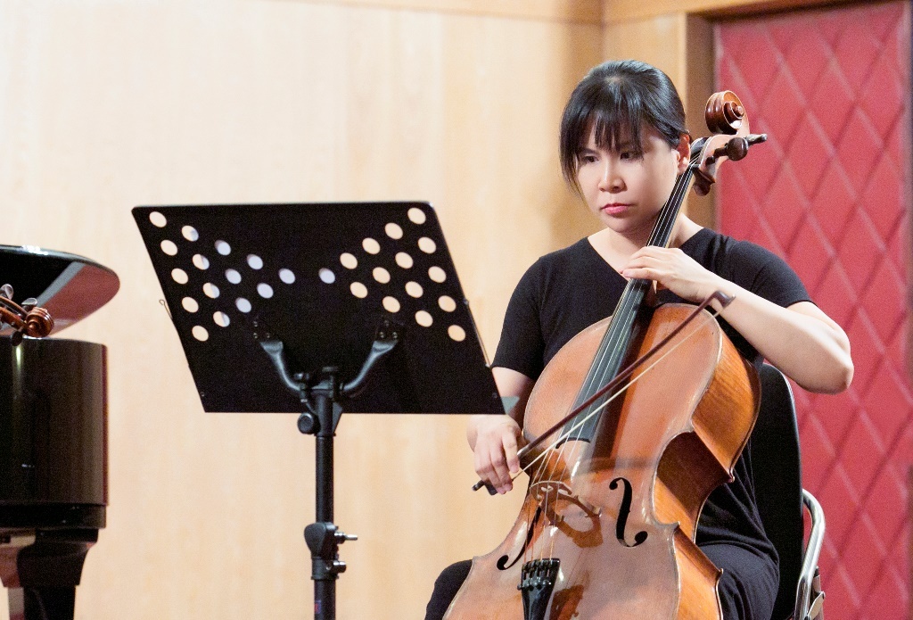 nghe si Viet va Han thang hoa voi nhac co dien anh 4