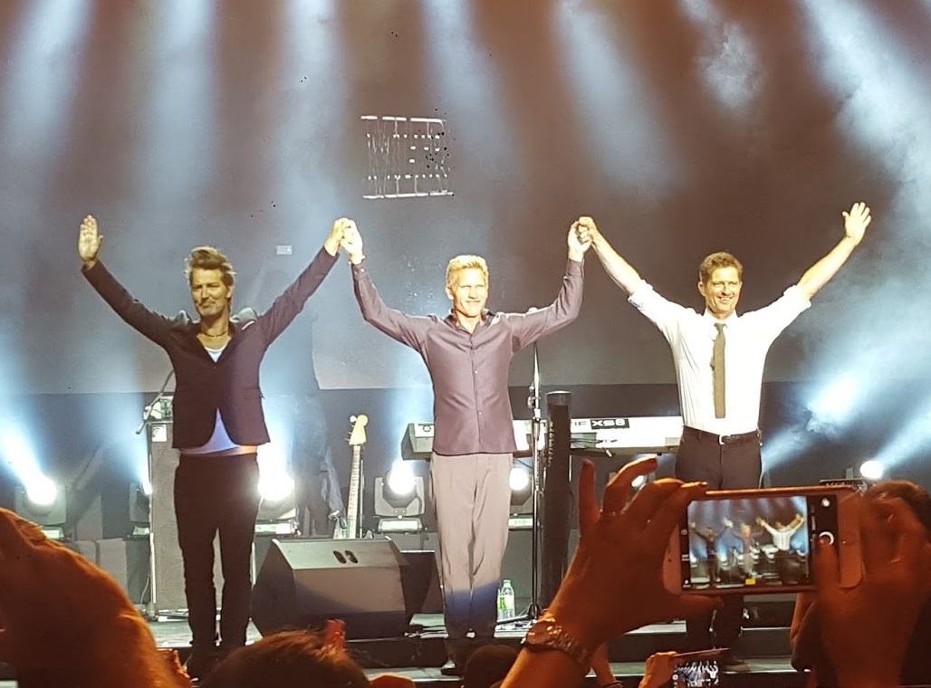 Michael Learns to Rock se hat ca khuc moi tai Sky Connection hinh anh