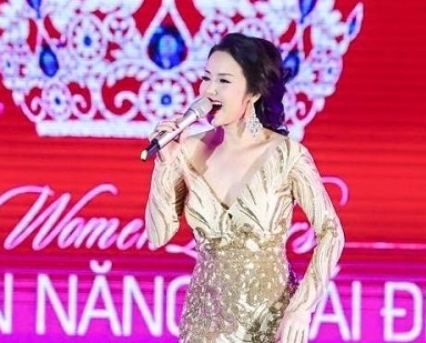 Hoa hau Amy Le Anh hat mo man chung ket Quyen nang phai dep hinh anh