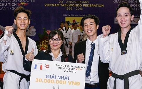 Nhua Long Thanh dong hanh ky niem 20 nam Lien doan Taekwondo hinh anh