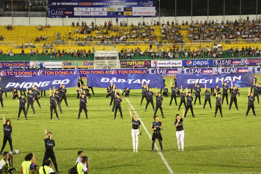 Toc Tien,  Pham Anh Khoa song ca anh 2