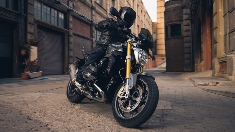 4 mau moto BMW hut khach anh 7