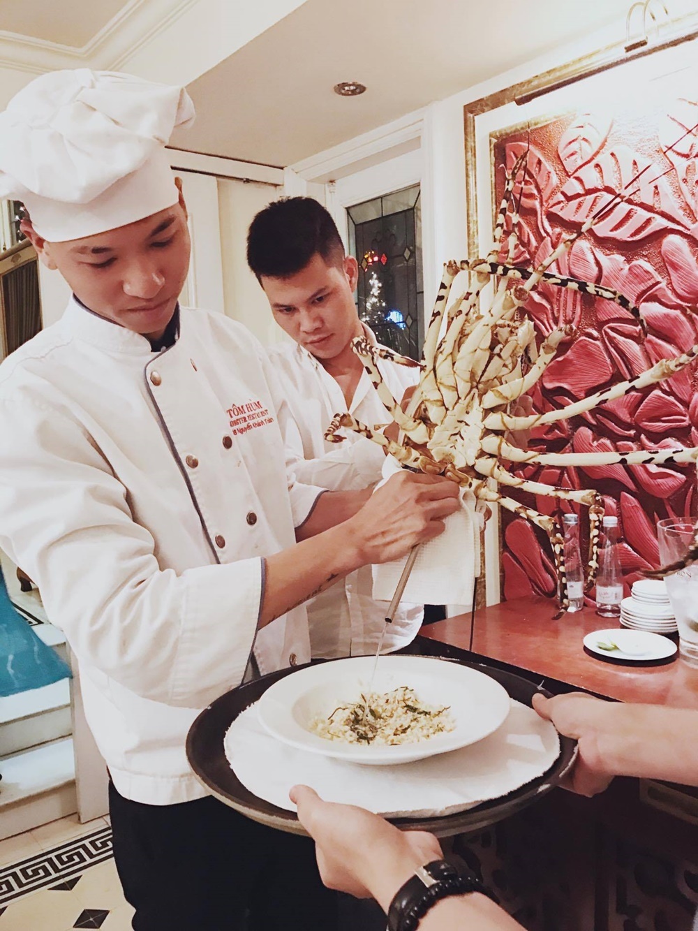 Nha hang Tom hum anh 3