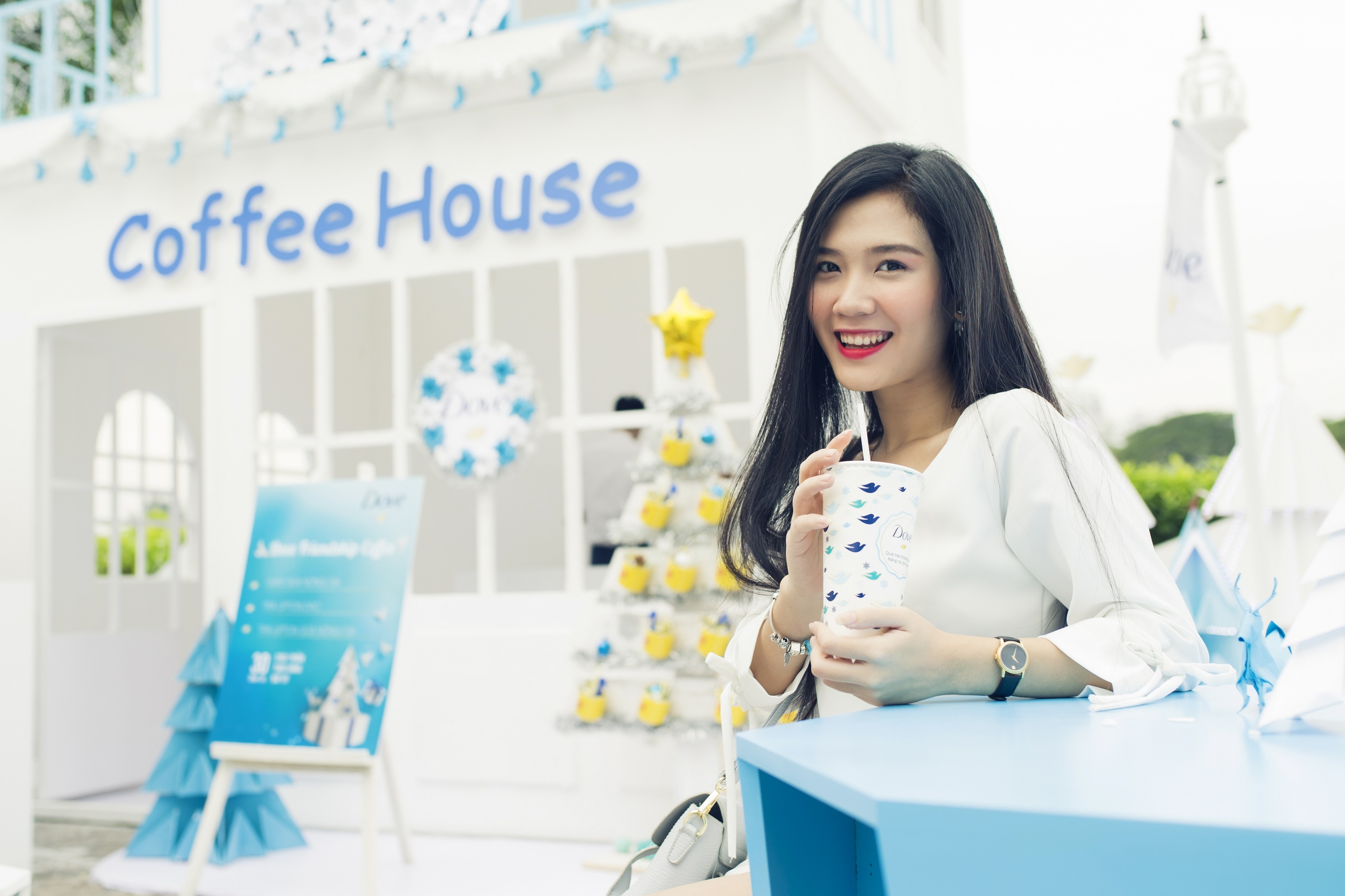 ngoi lang Giang sinh thu hut ban tre anh 3