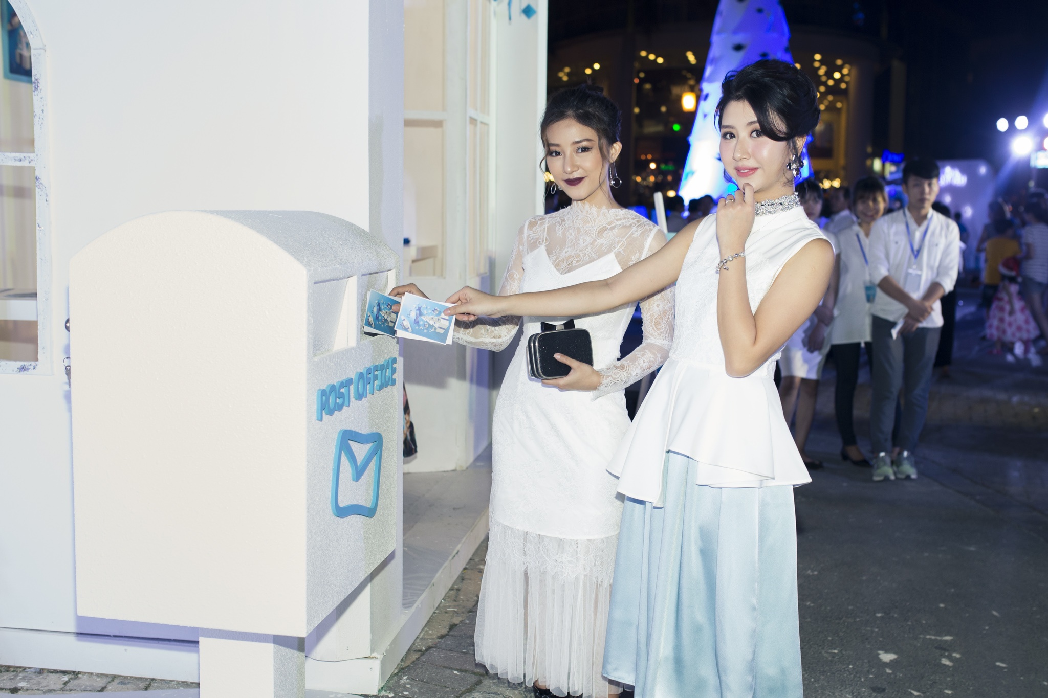 ngoi lang Giang sinh thu hut ban tre anh 6