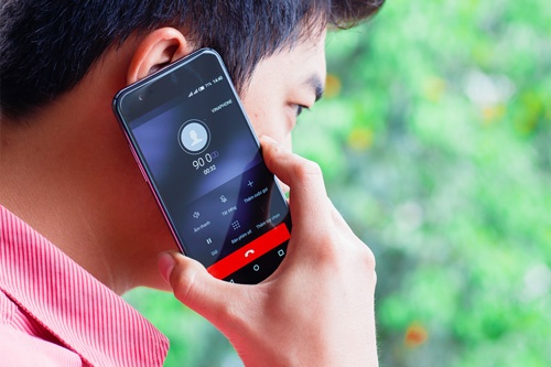 6 dac diem cua smartphone Arbutus moi ra mat hinh anh