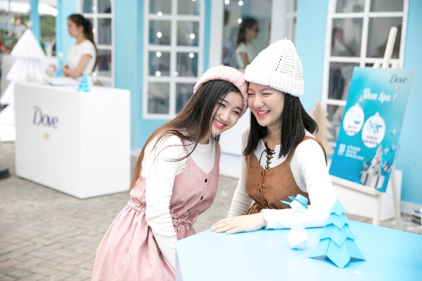 ngoi lang Giang sinh thu hut ban tre anh 10