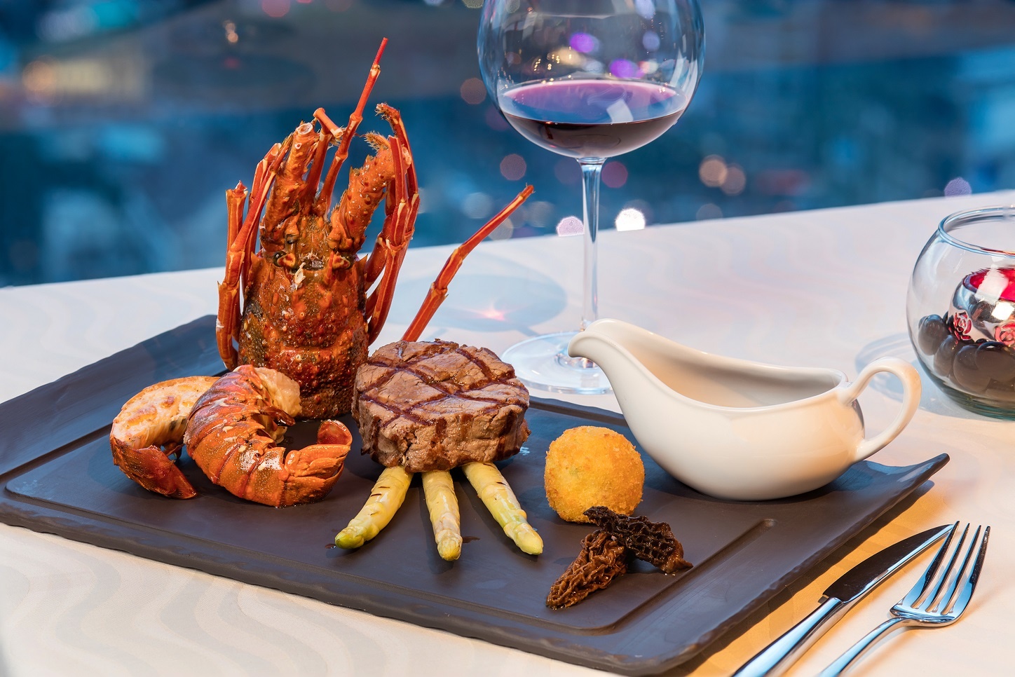 Chuong trinh le hoi cuoi nam tai Sheraton Sai Gon hinh anh