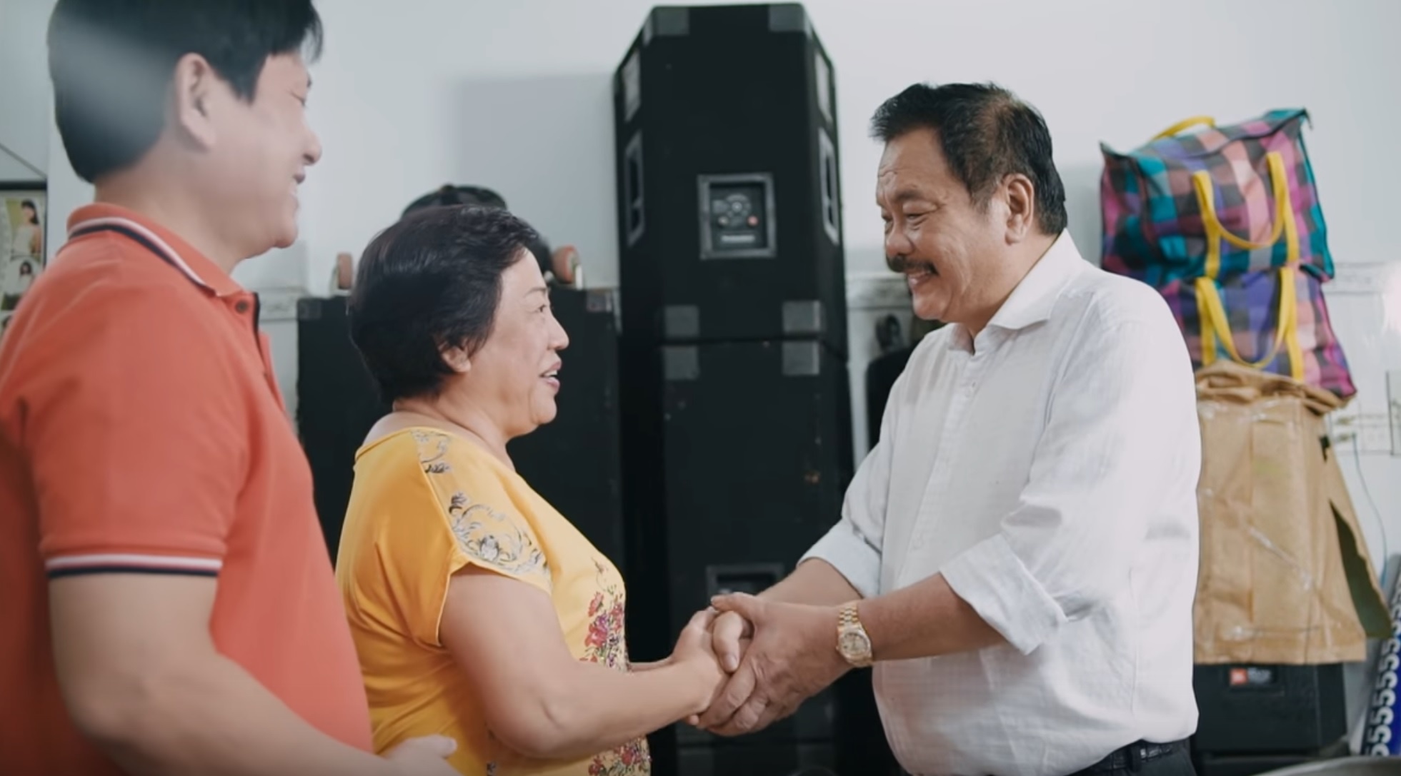 Ong chu Tan Hiep Phat dang clip xin loi nguoi tieu dung hinh anh