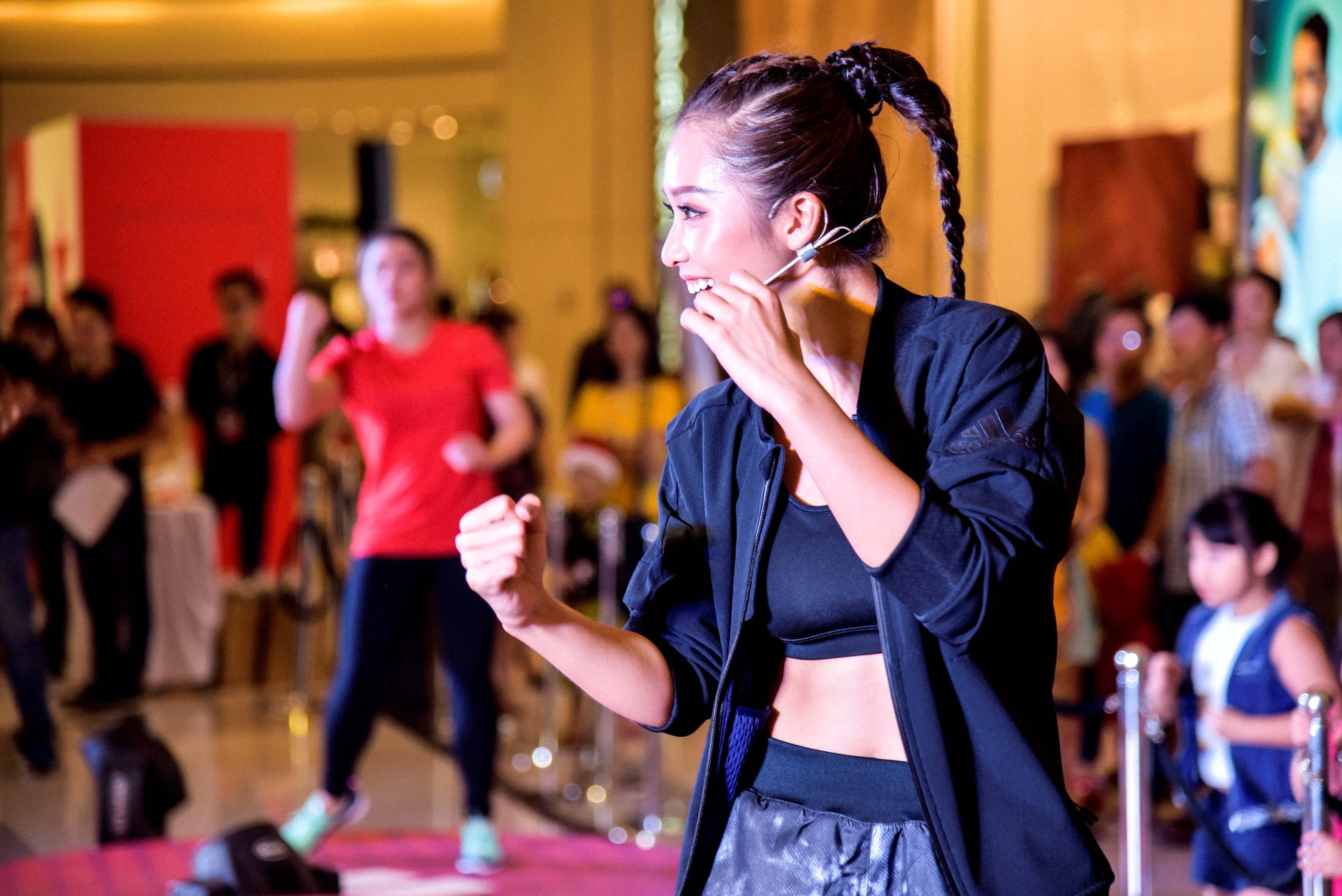 Lilly Nguyen va Kha Ngan do dang san chac hinh anh